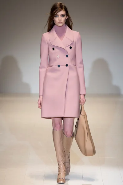 Look 15